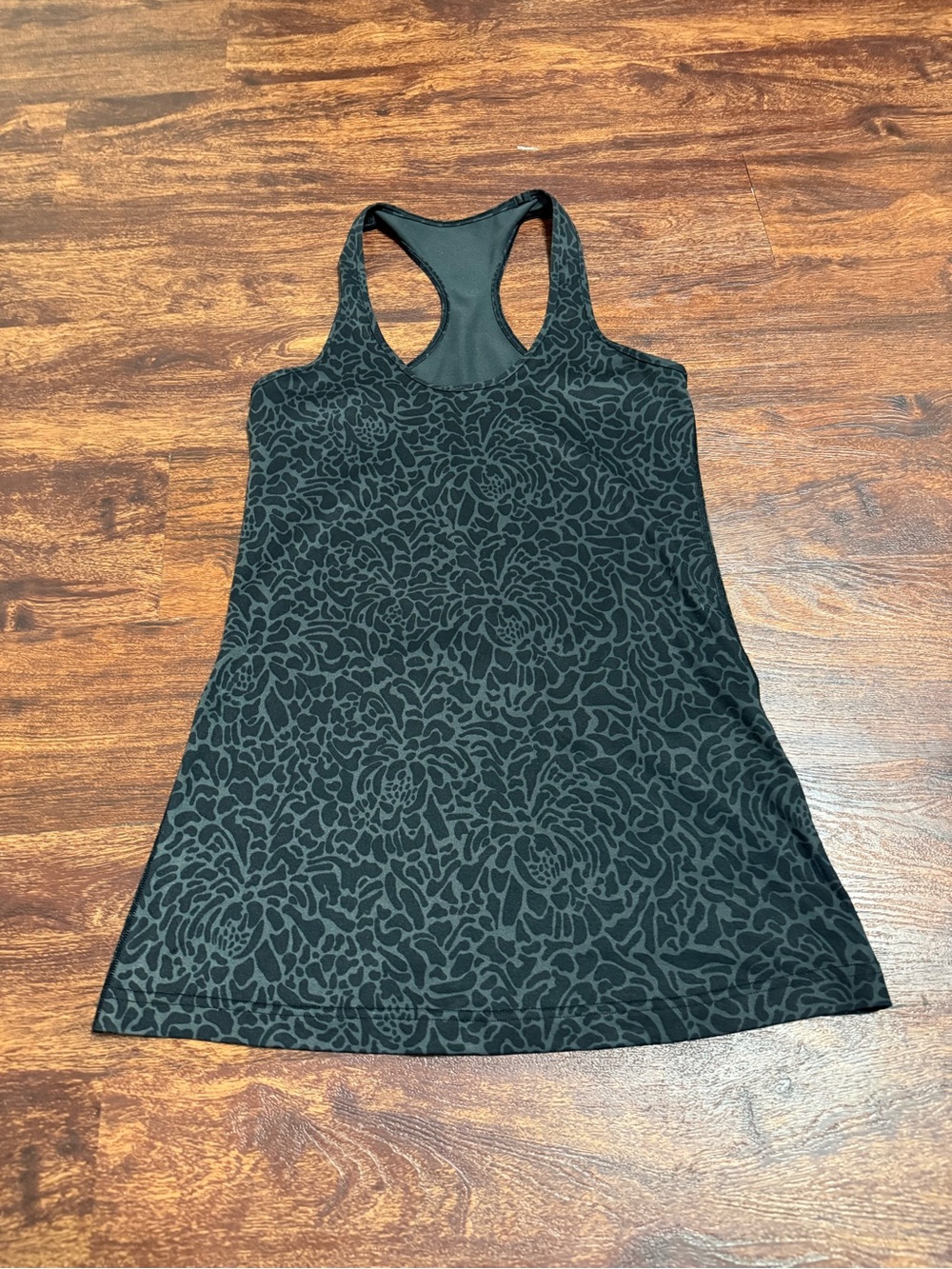 Lululemon size 4-6 Black Floral Pattern Racerback Tank Top - Women
